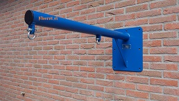 RAL5010-WallySwing®-schommel-muurschommel-schommelbuis-schommelpaal-wandschommel-gevelschommel-klimrek.nl